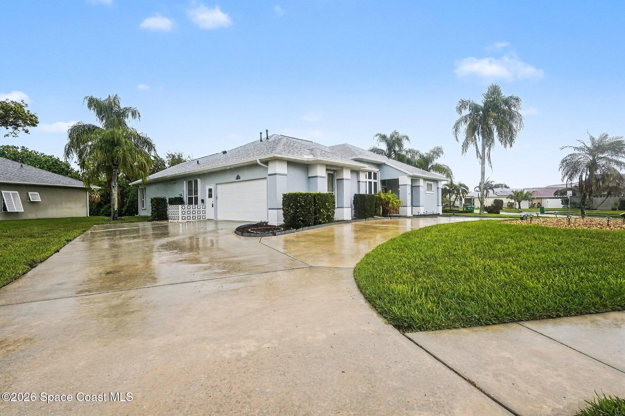 981 Victoria Place