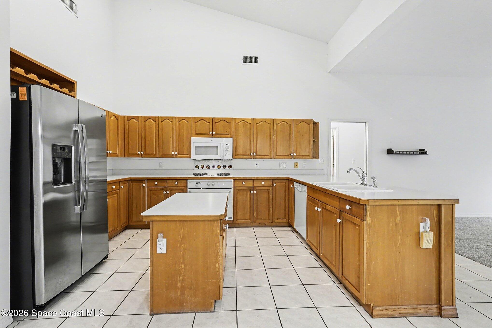 981 Victoria Place