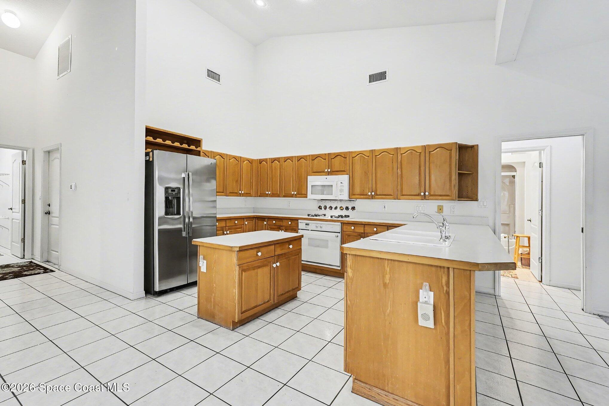 981 Victoria Place