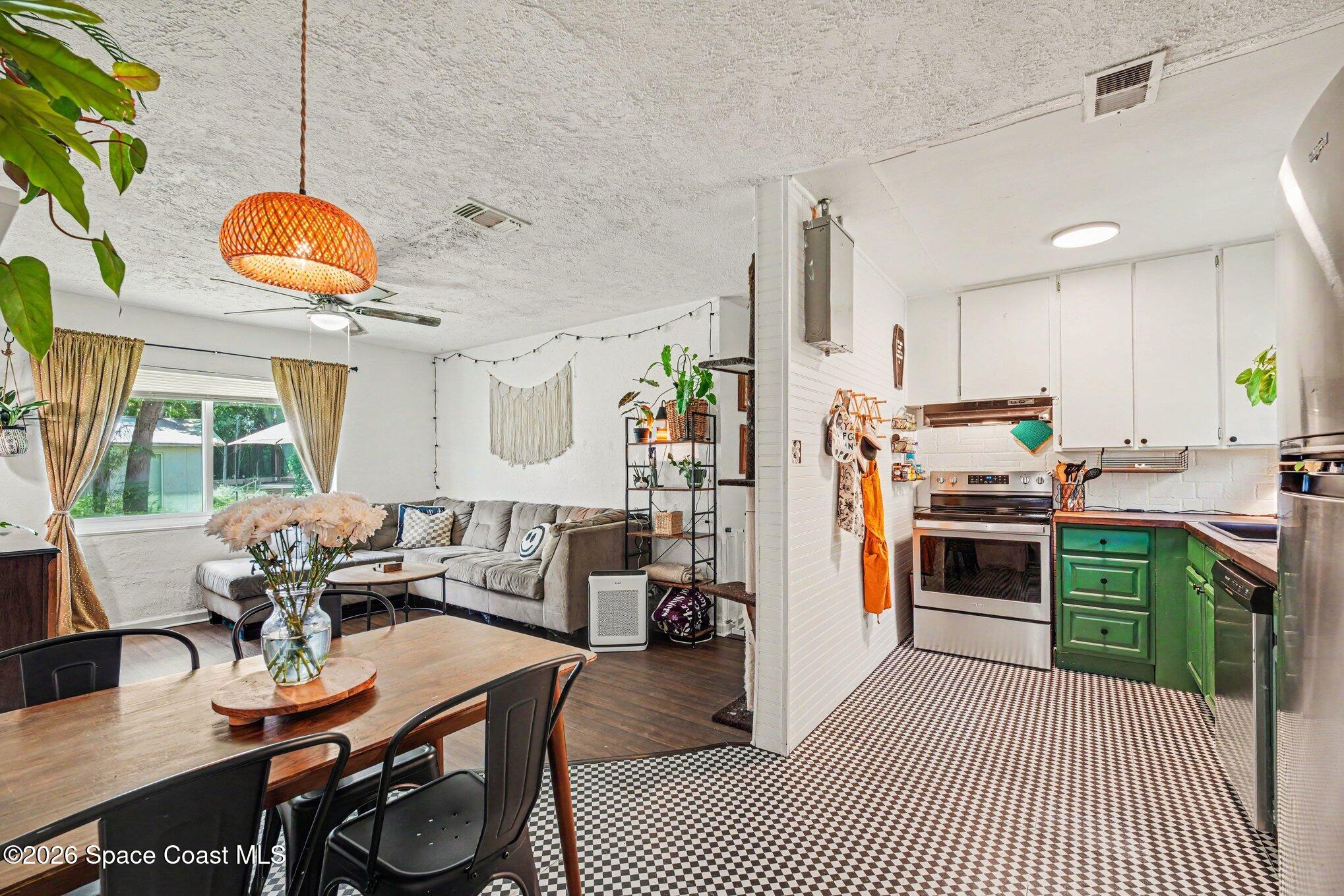 209 Plumosa Drive