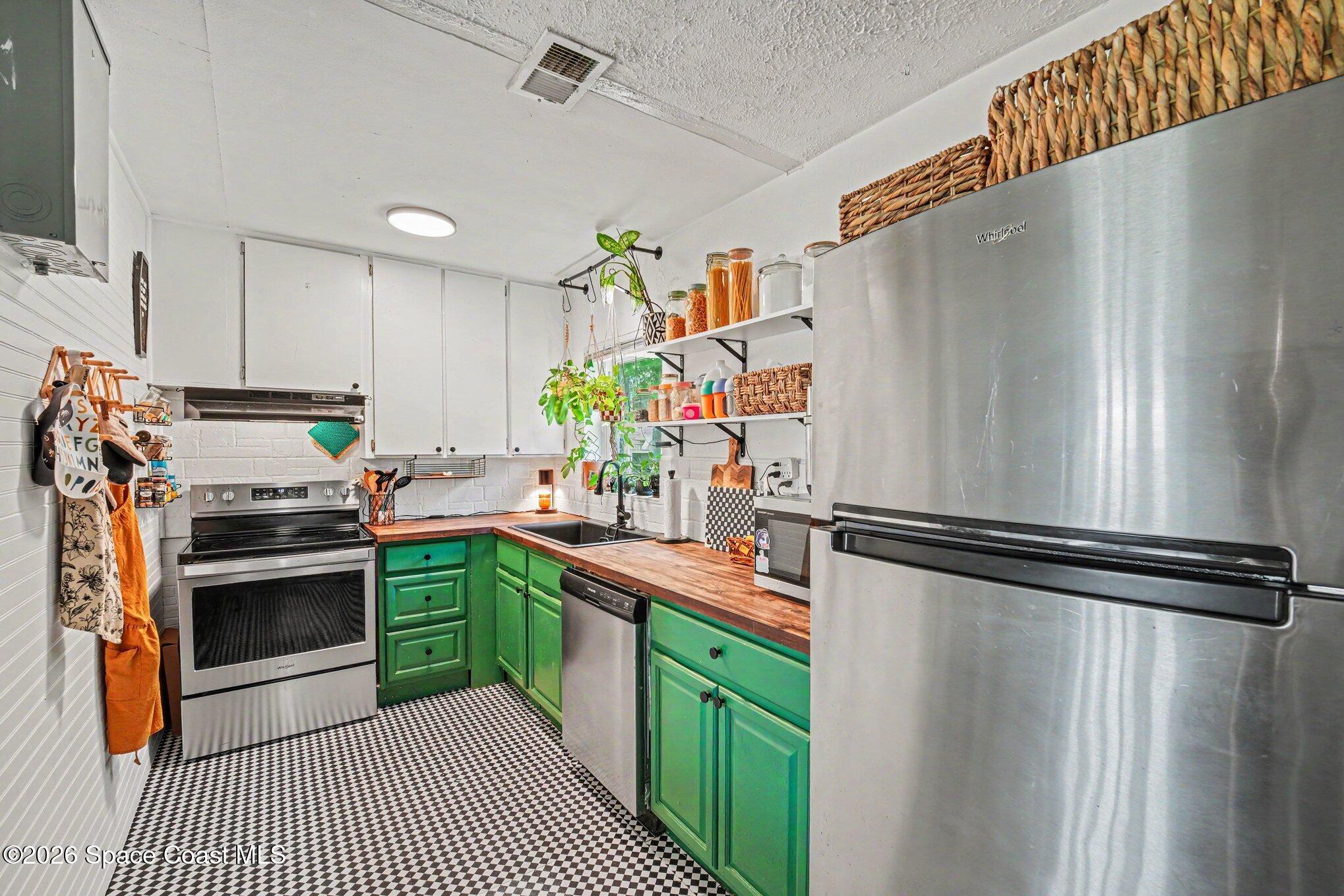 209 Plumosa Drive