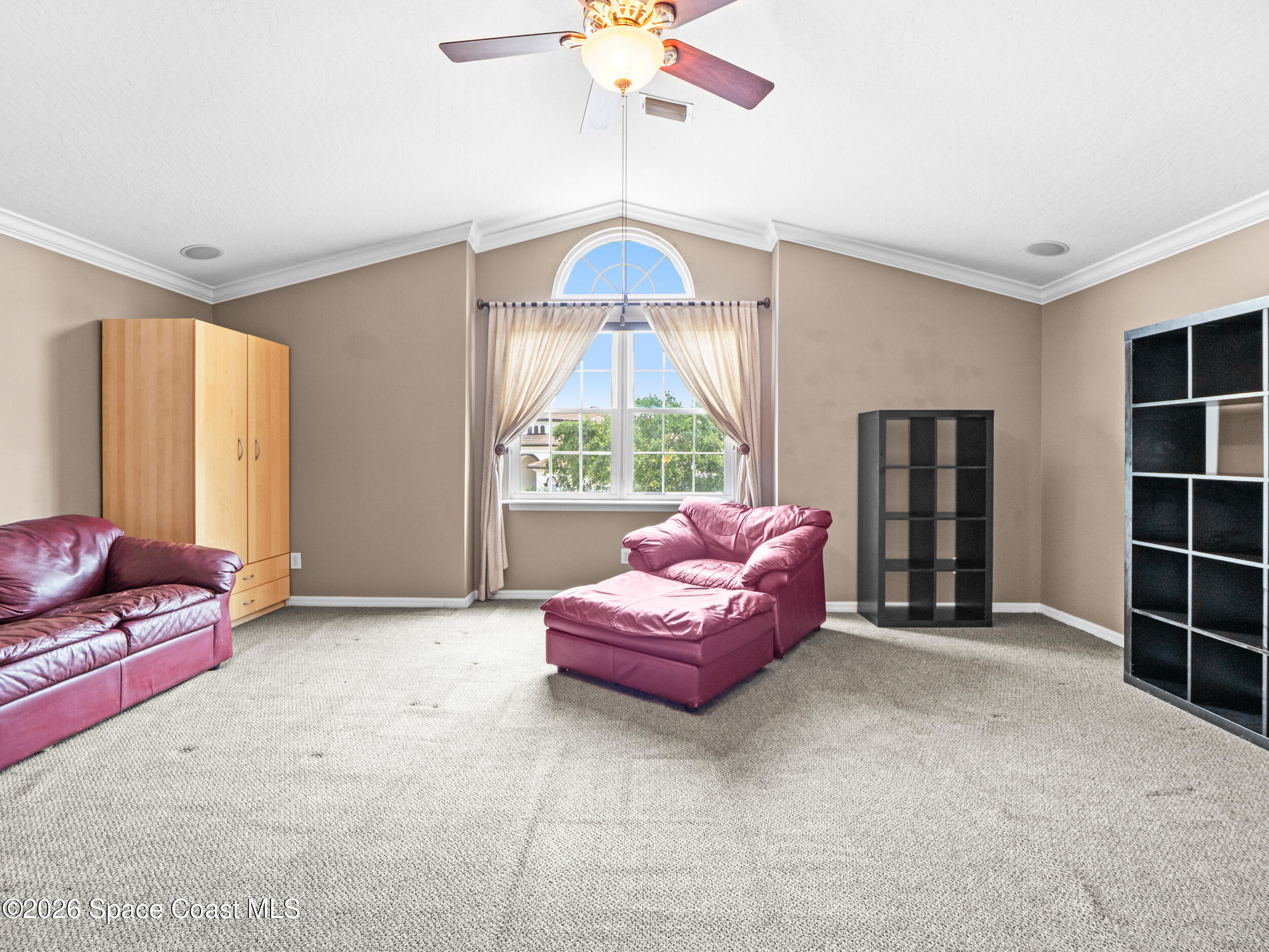 992 Balmoral Way