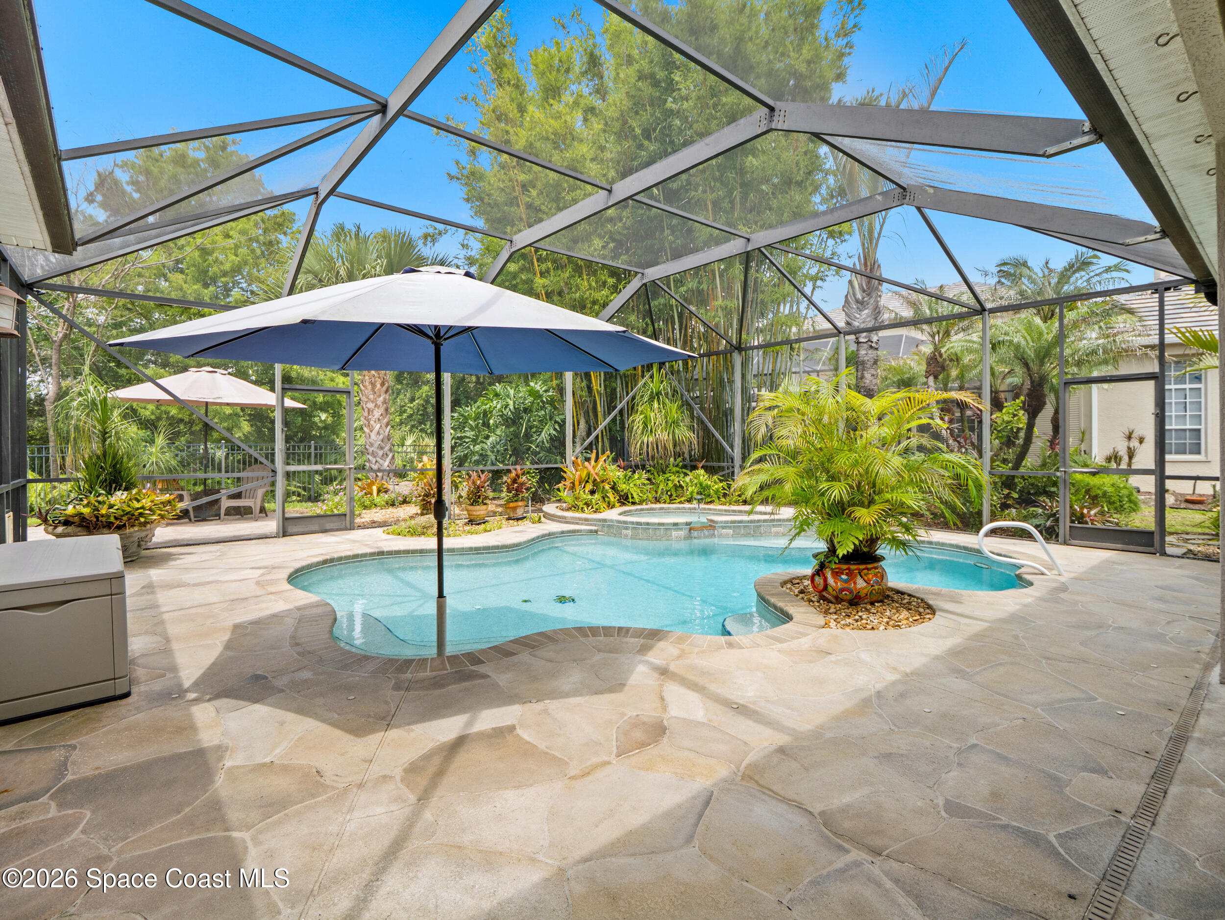 992 Balmoral Way