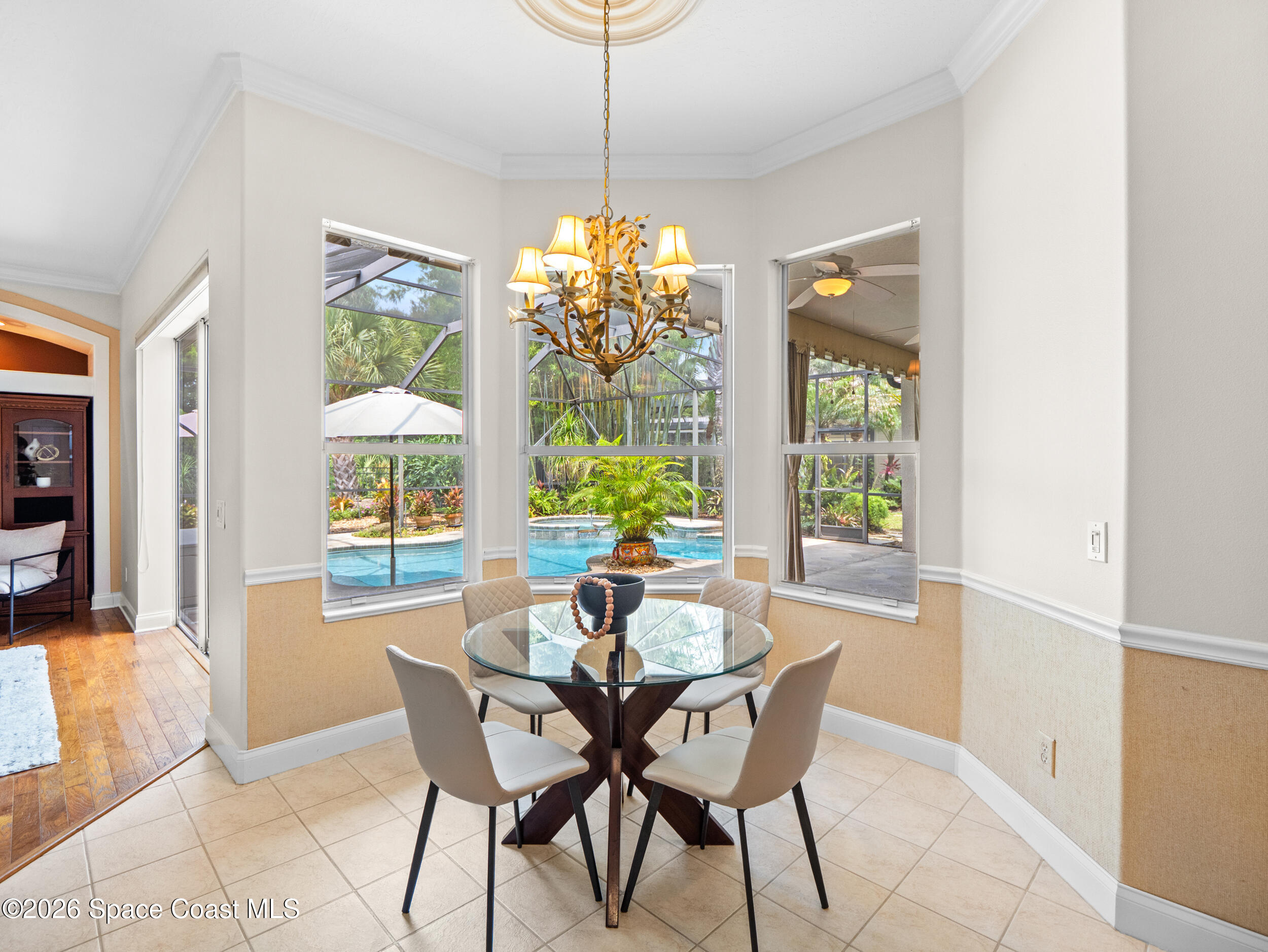 992 Balmoral Way