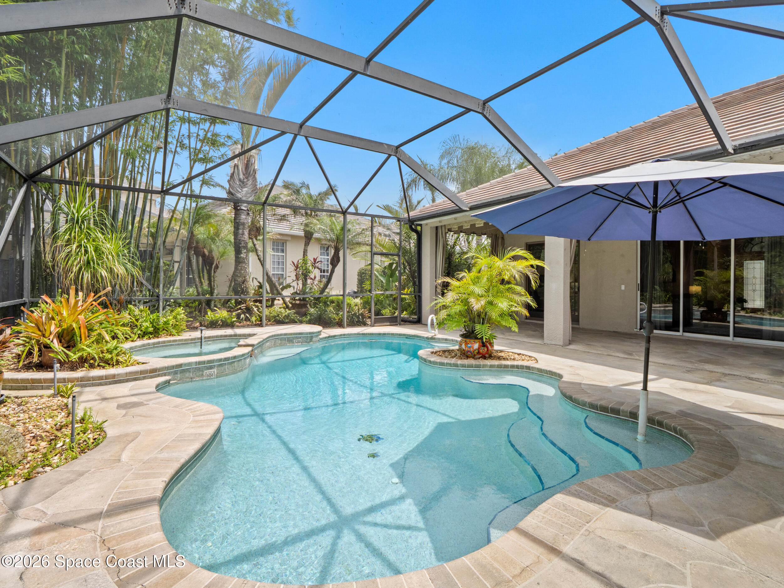 992 Balmoral Way