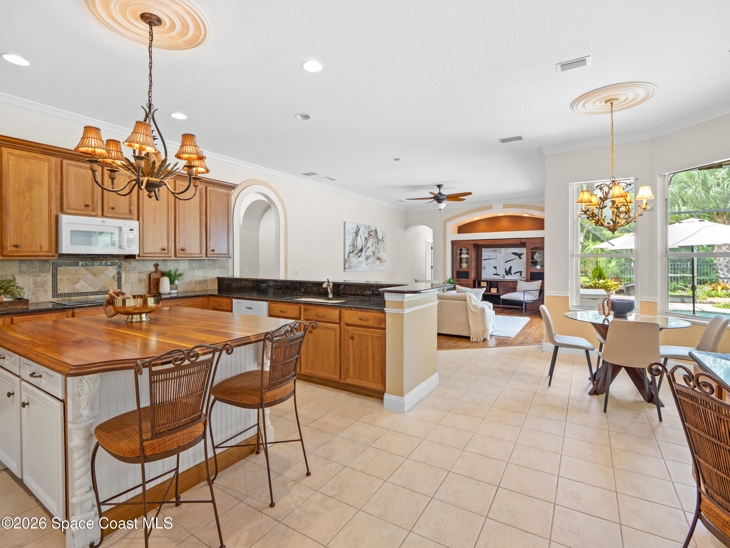 992 Balmoral Way
