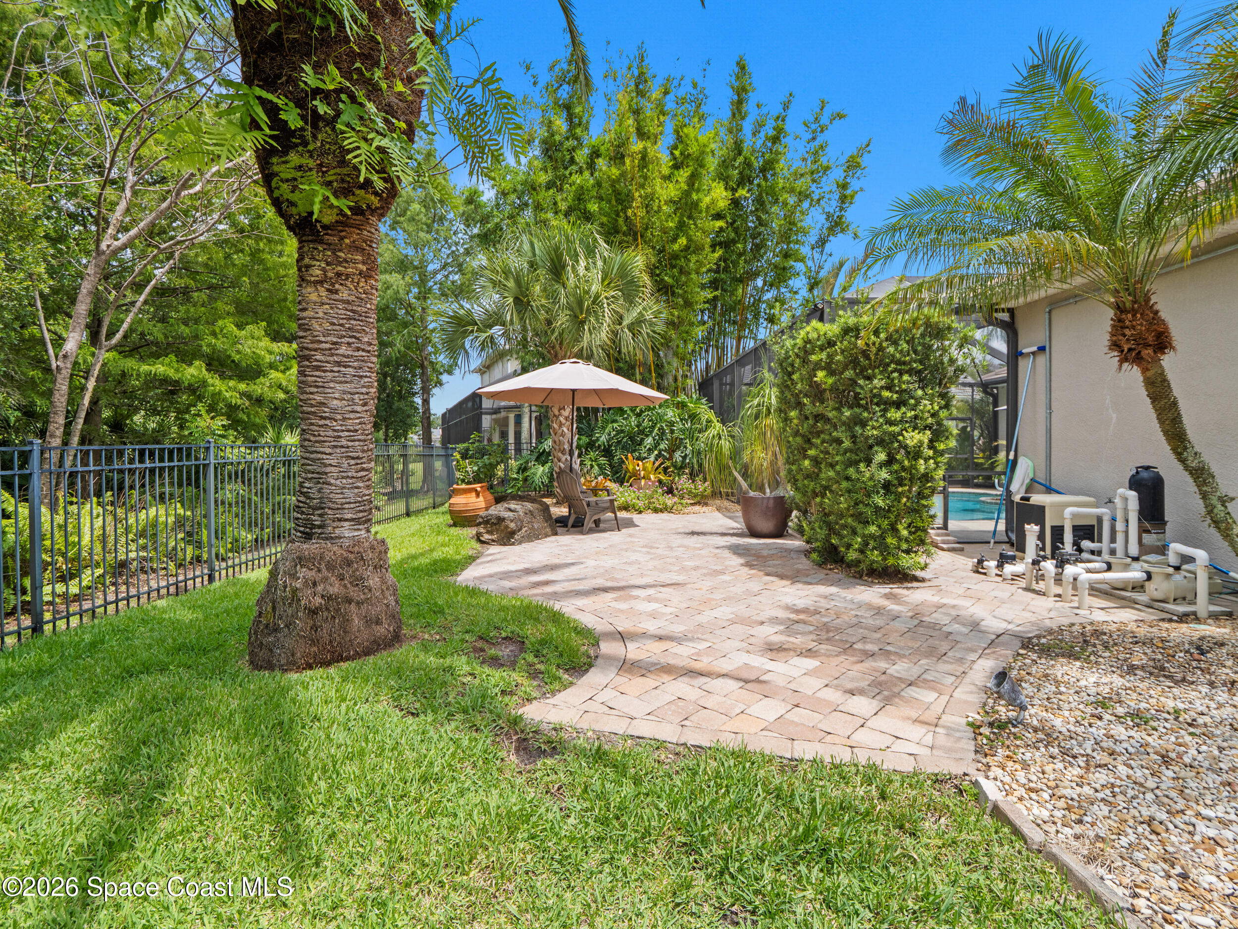 992 Balmoral Way