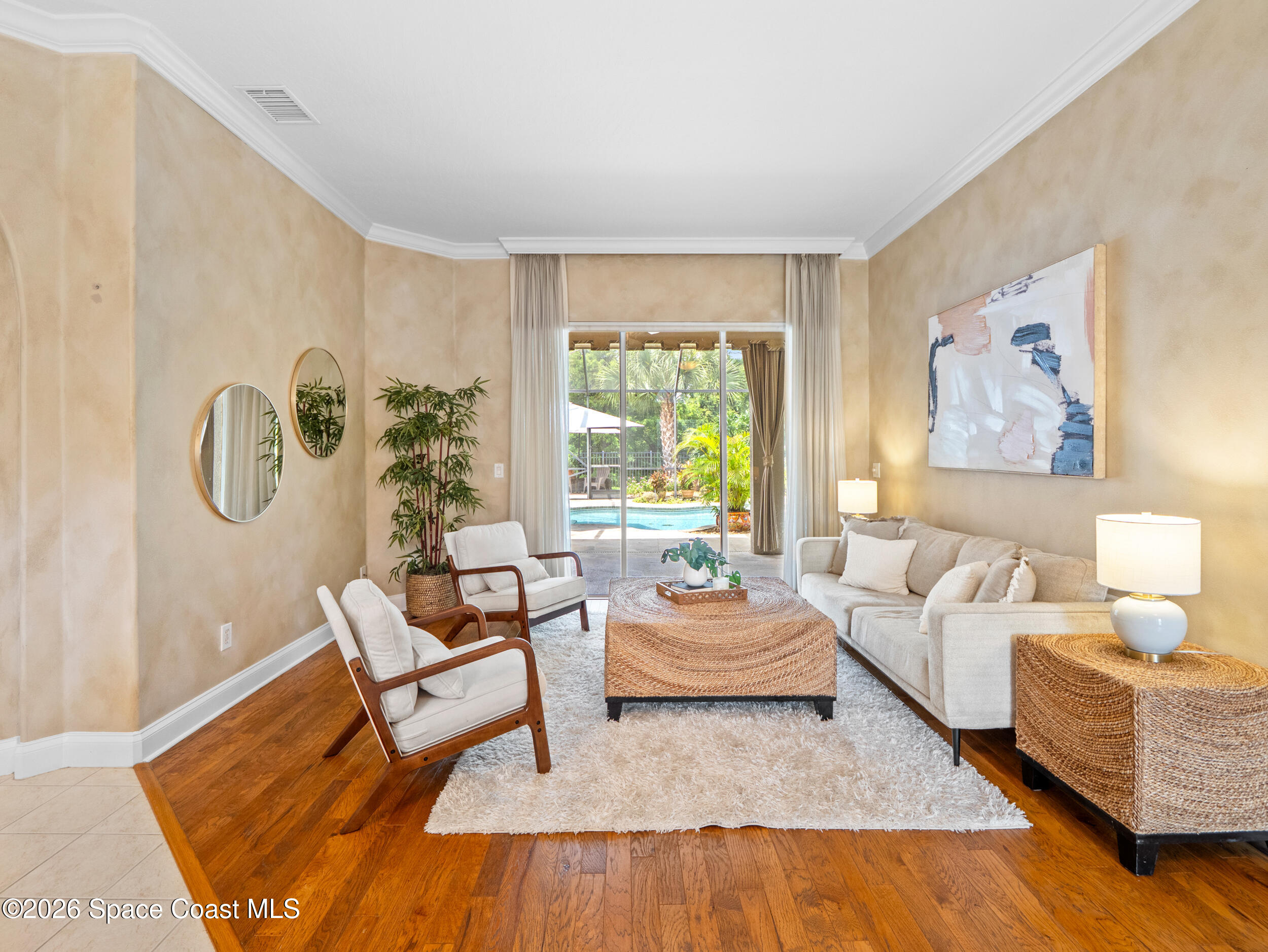 992 Balmoral Way