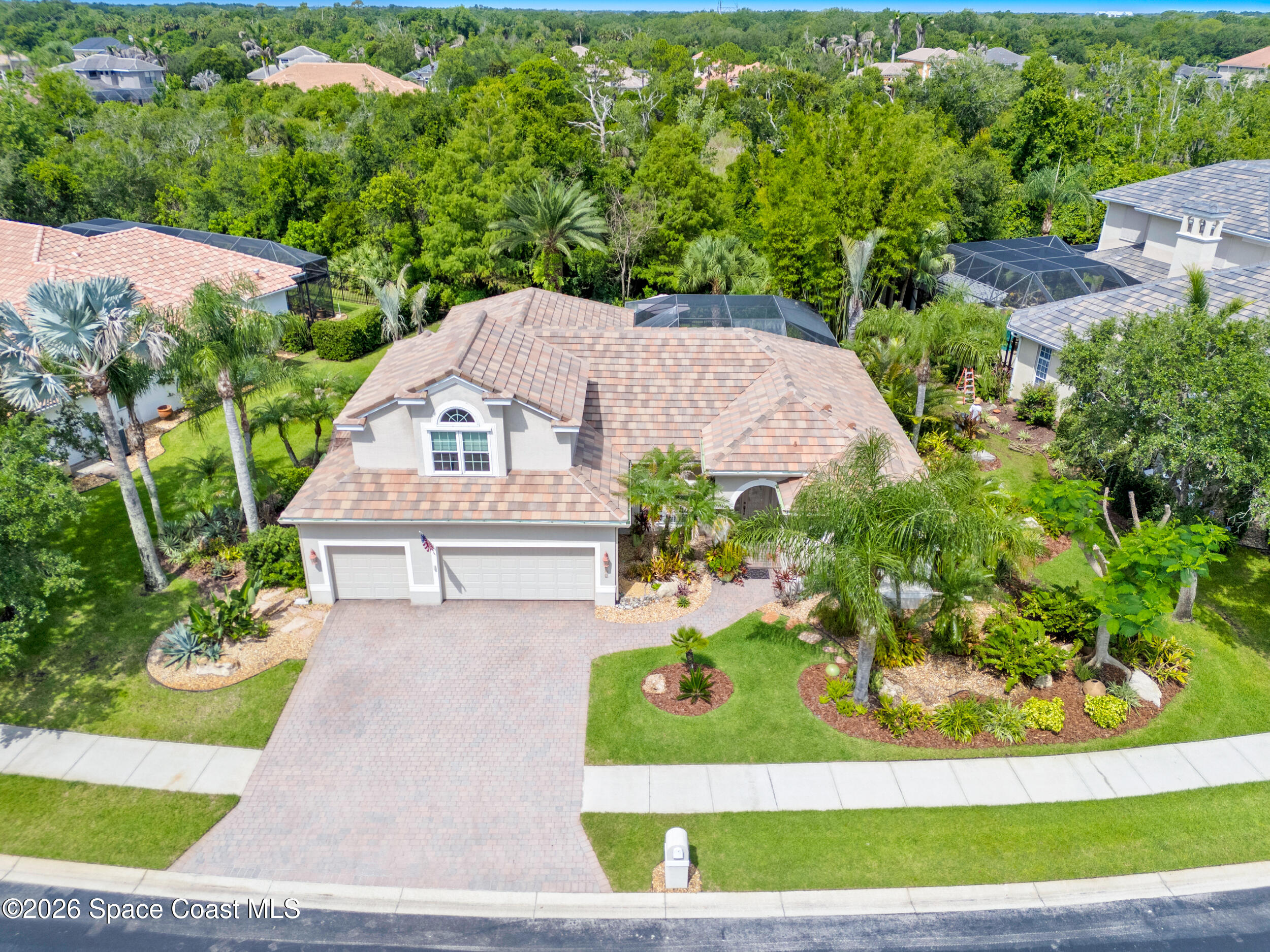 992 Balmoral Way