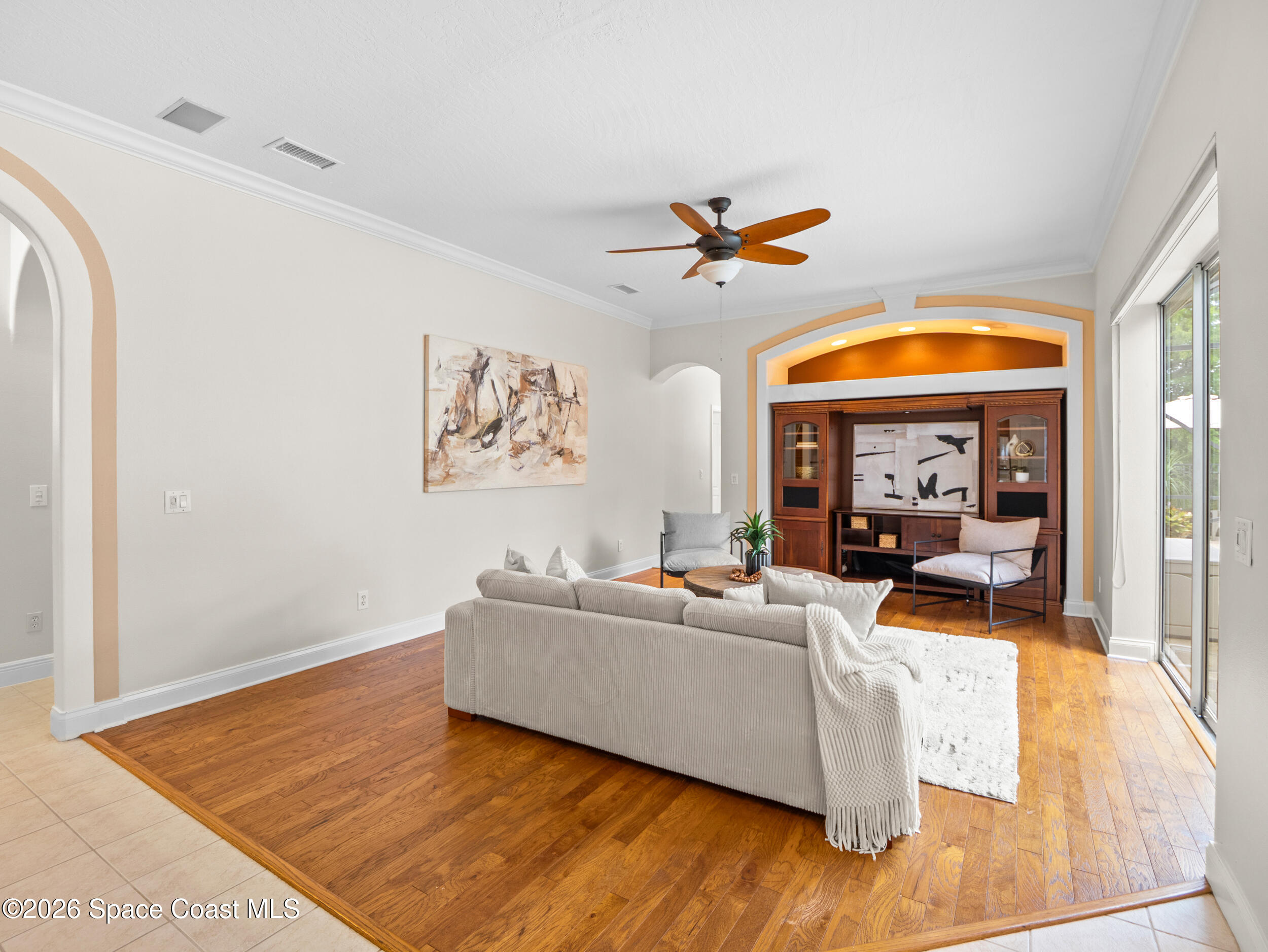 992 Balmoral Way