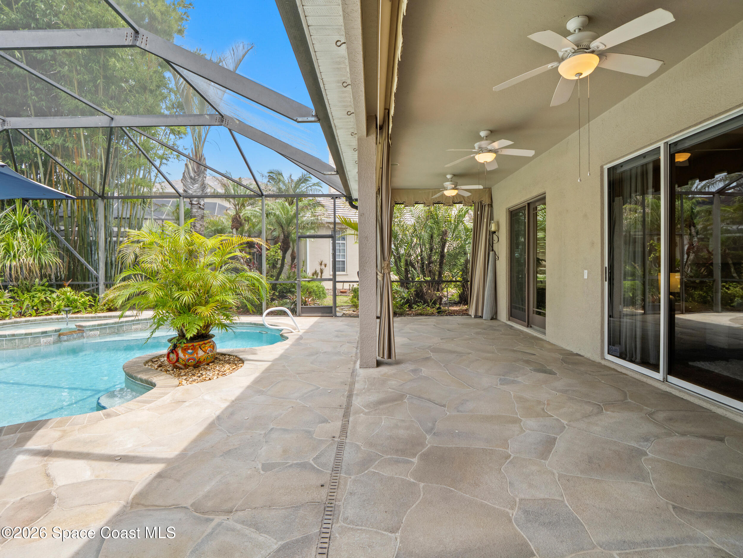 992 Balmoral Way