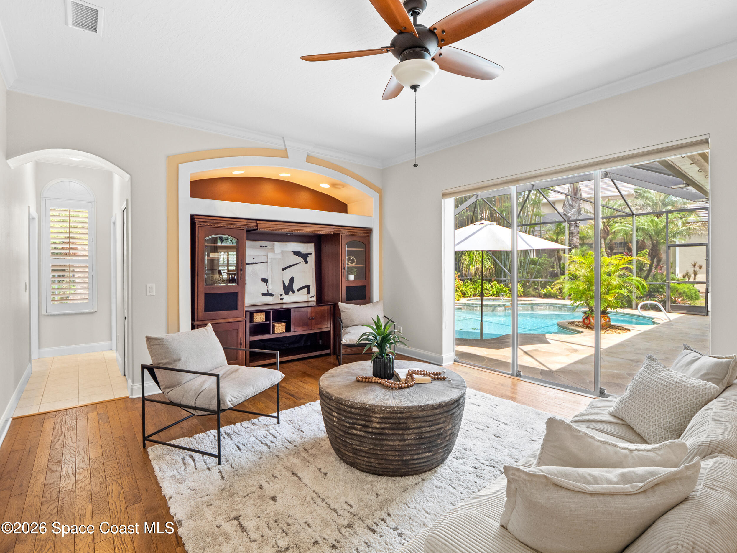 992 Balmoral Way