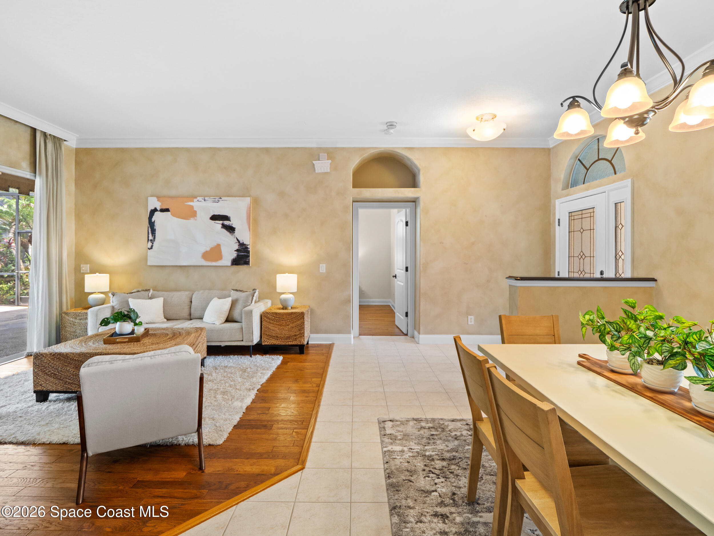 992 Balmoral Way