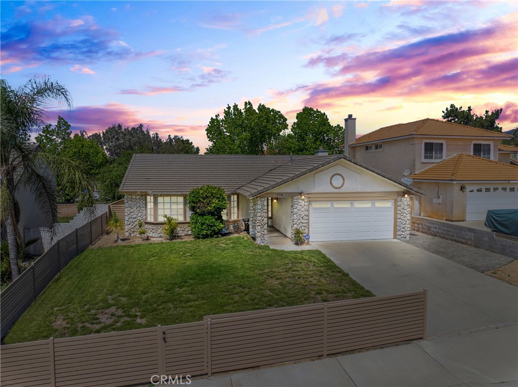 5576 N Crescent Street