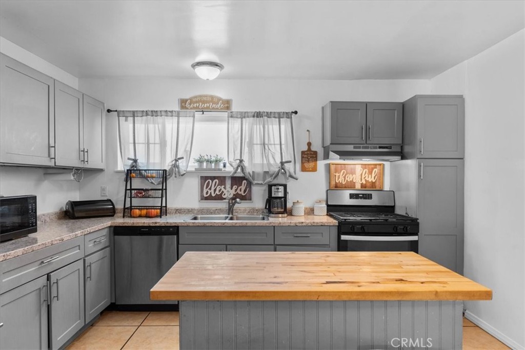 1417 W Marshall Boulevard