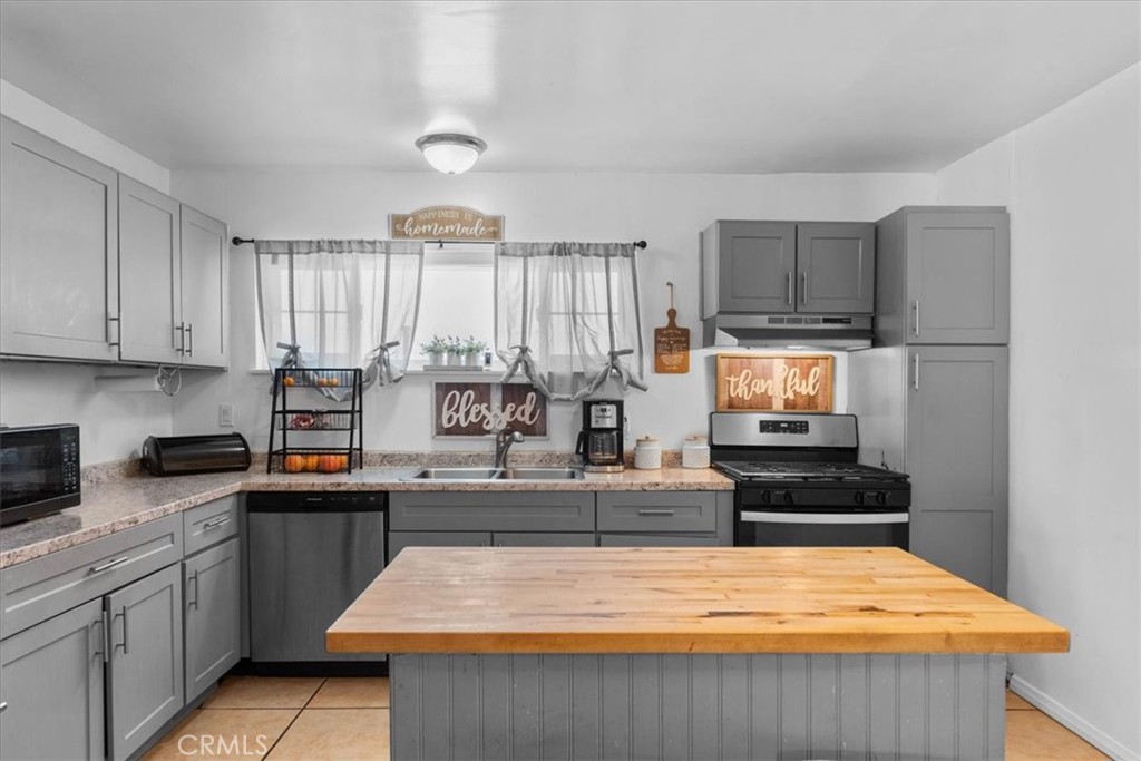 1417 W Marshall Boulevard