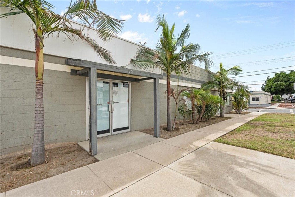 491 W Rialto Ave