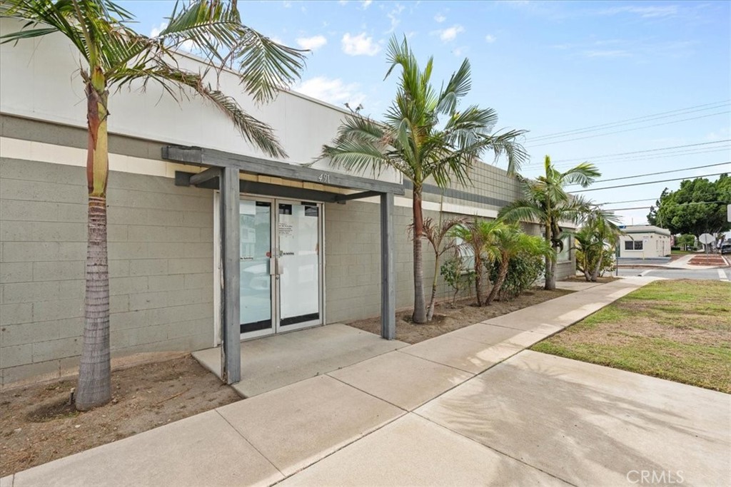 491 W Rialto Ave