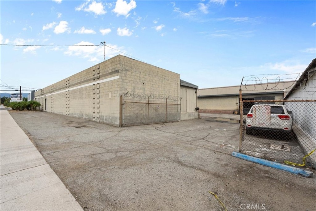 491 W Rialto Ave