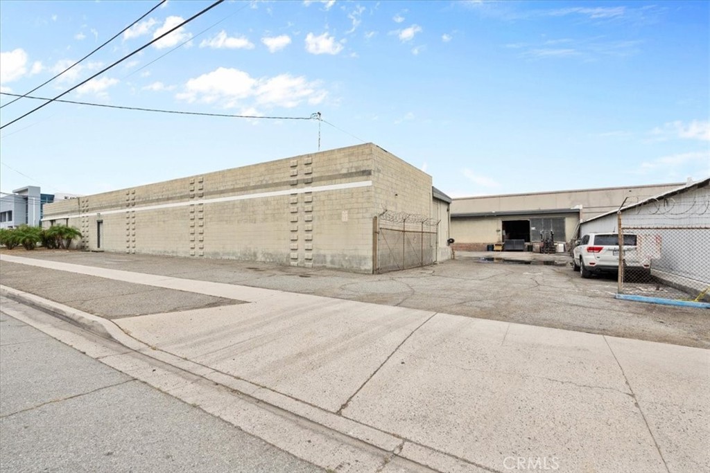 491 W Rialto Ave