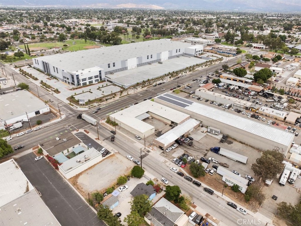 491 W Rialto Ave