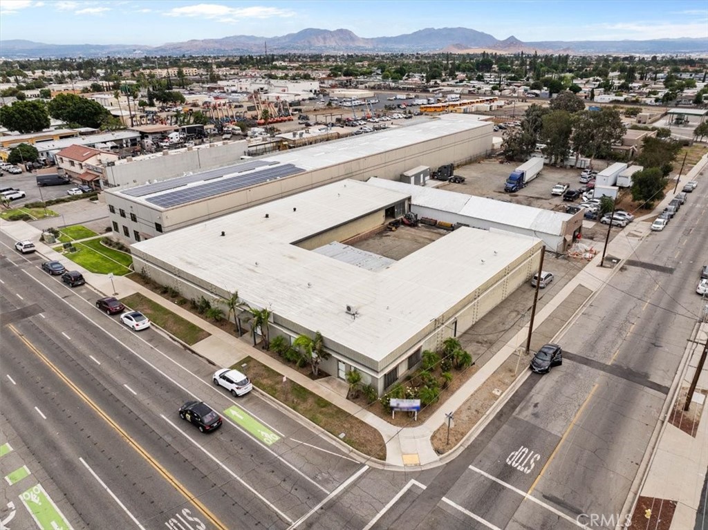 491 W Rialto Ave