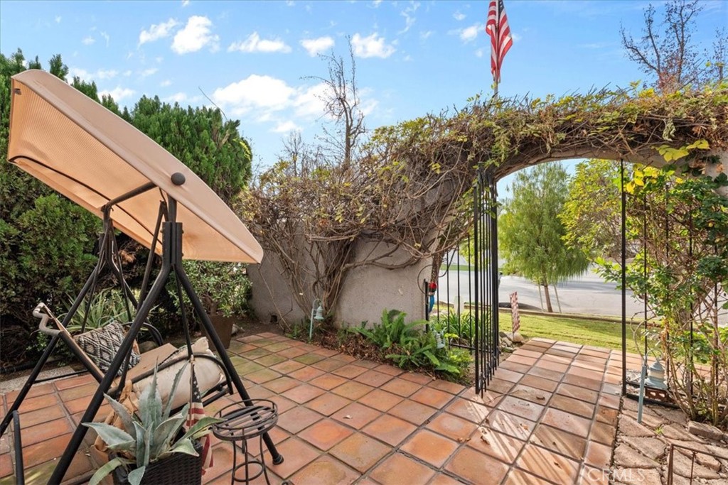 1646 Glenwood