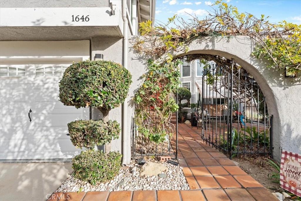 1646 Glenwood