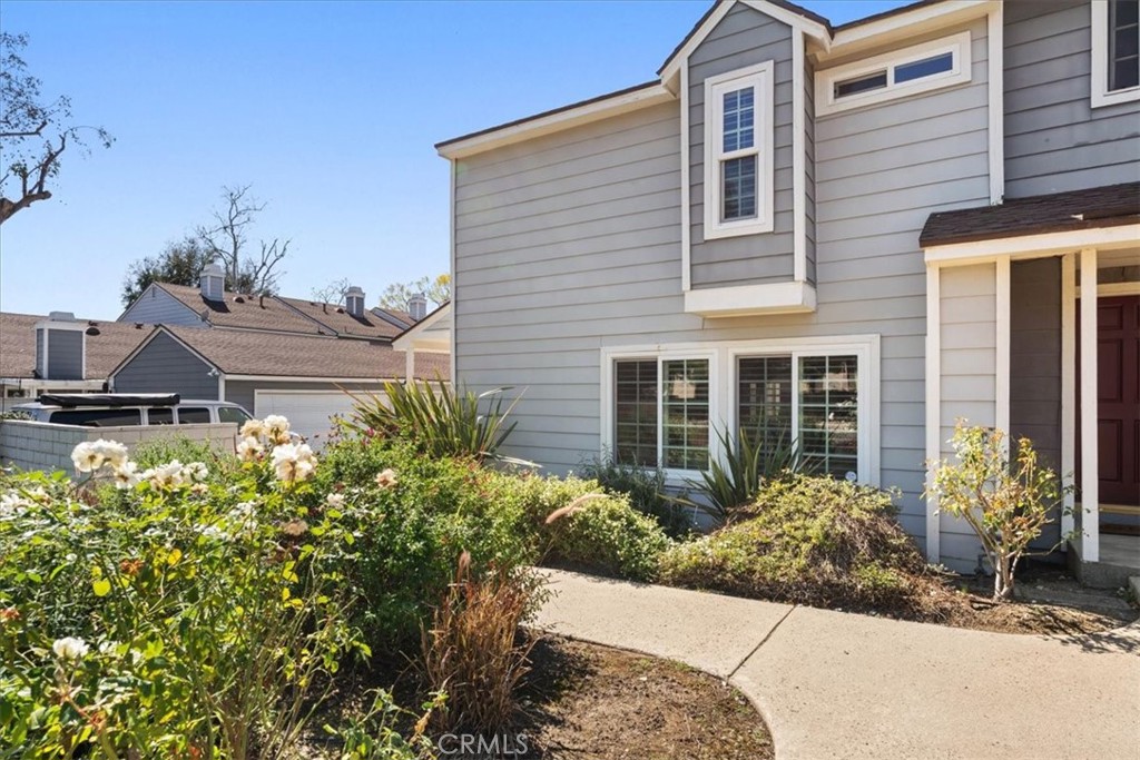 1691 N Mountain