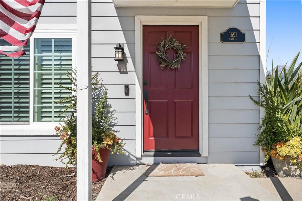 1691 N Mountain