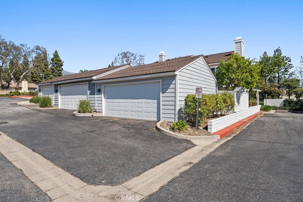 1691 N Mountain
