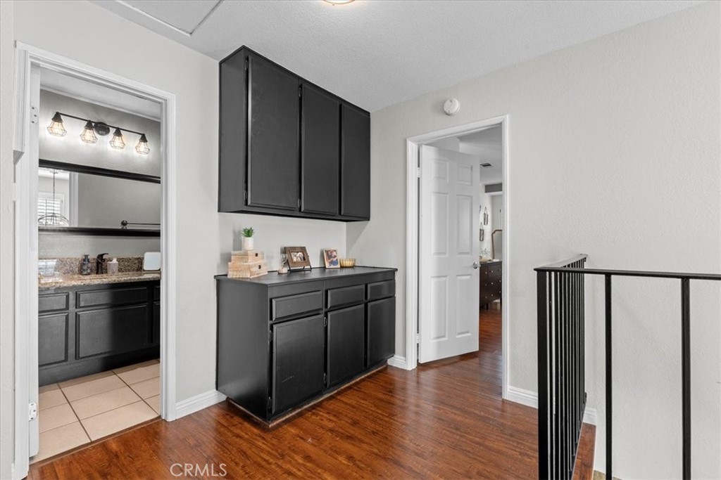 1691 N Mountain