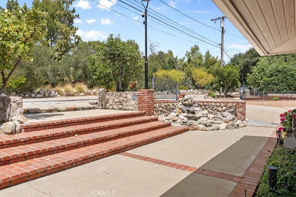 1008 Alamosa Drive