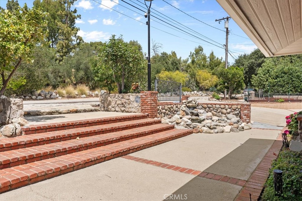 1008 Alamosa Drive