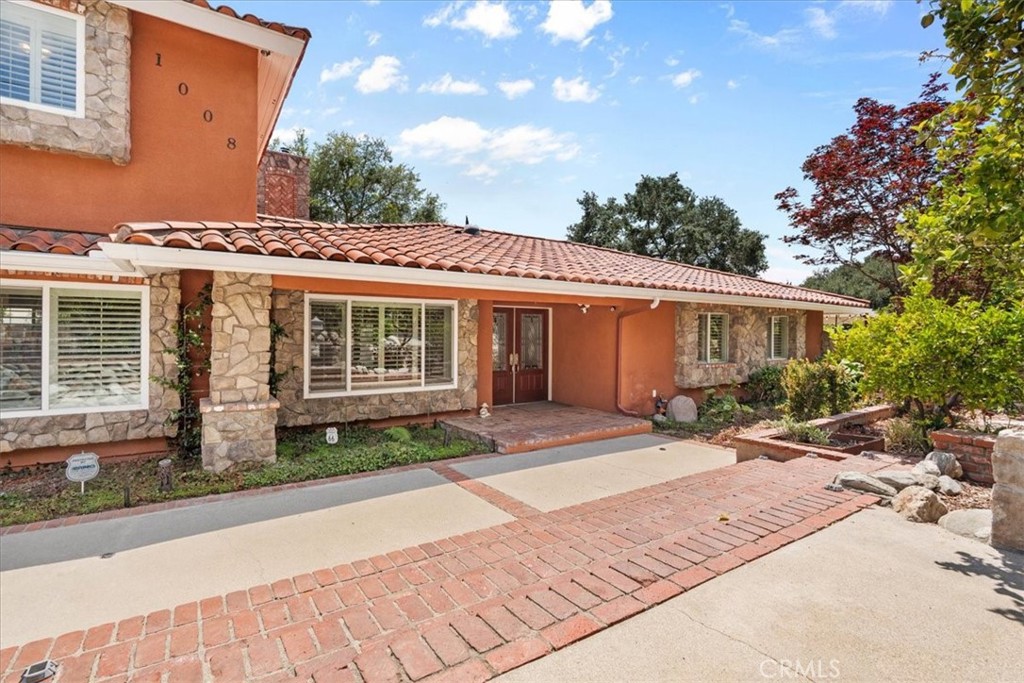1008 Alamosa Drive