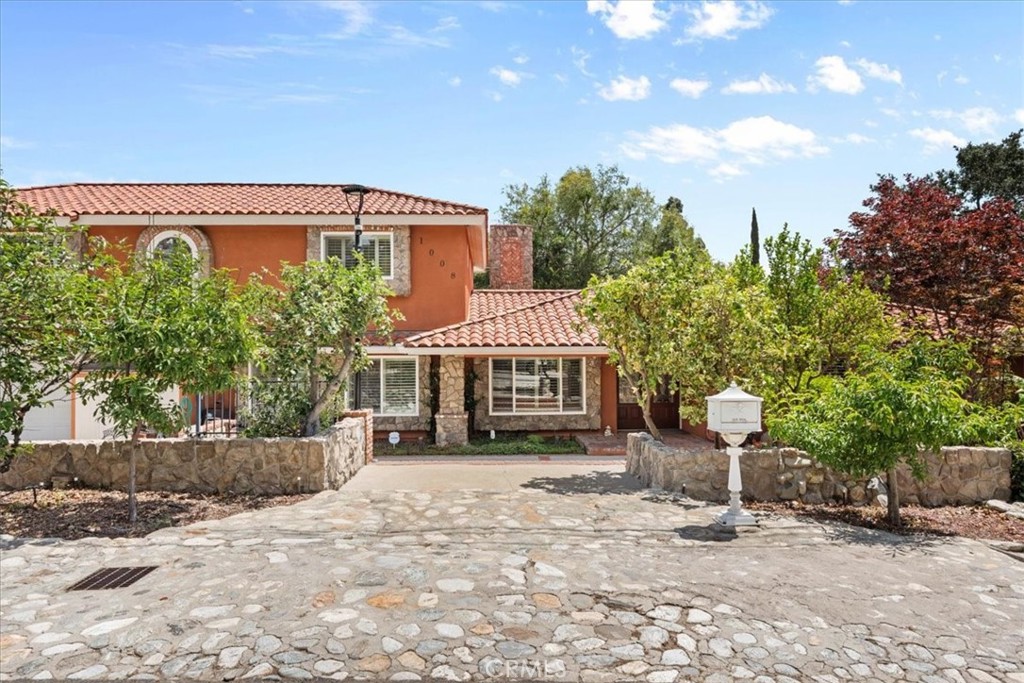 1008 Alamosa Drive