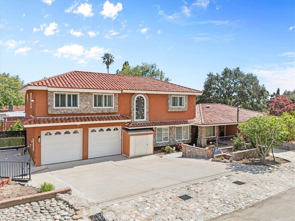 1008 Alamosa Drive