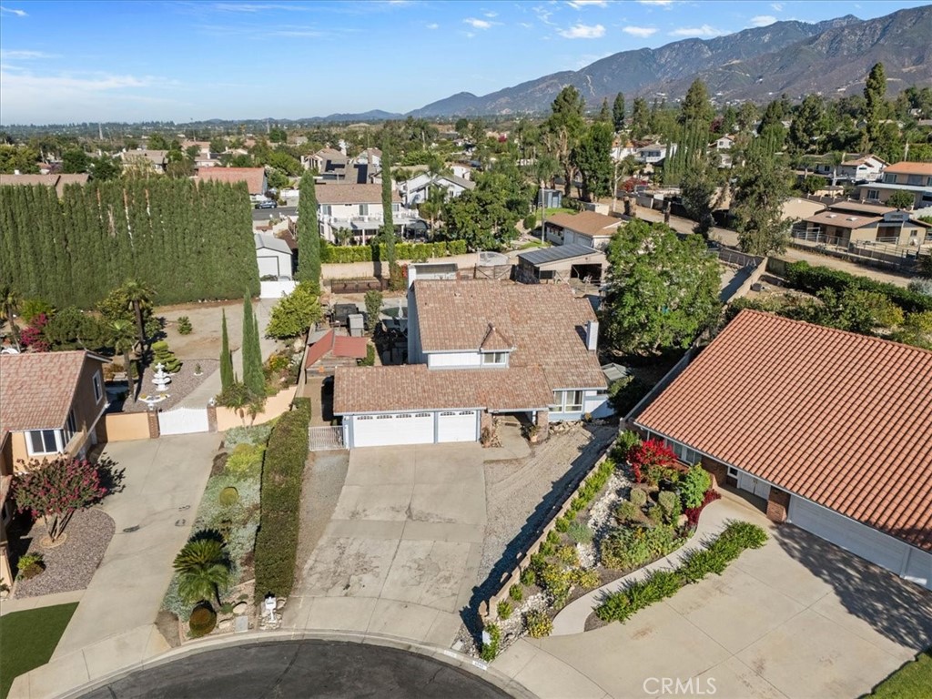 6046 Peridot Avenue