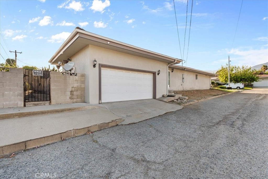878 W Buffington Street