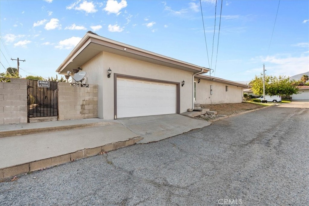 878 W Buffington Street