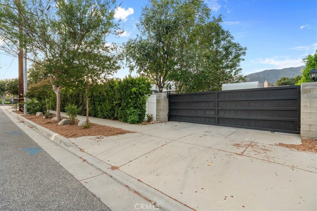 765 W 22nd Street