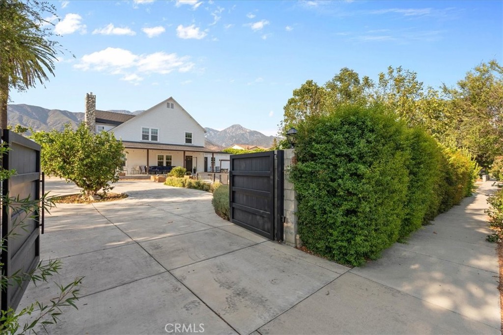765 W 22nd Street