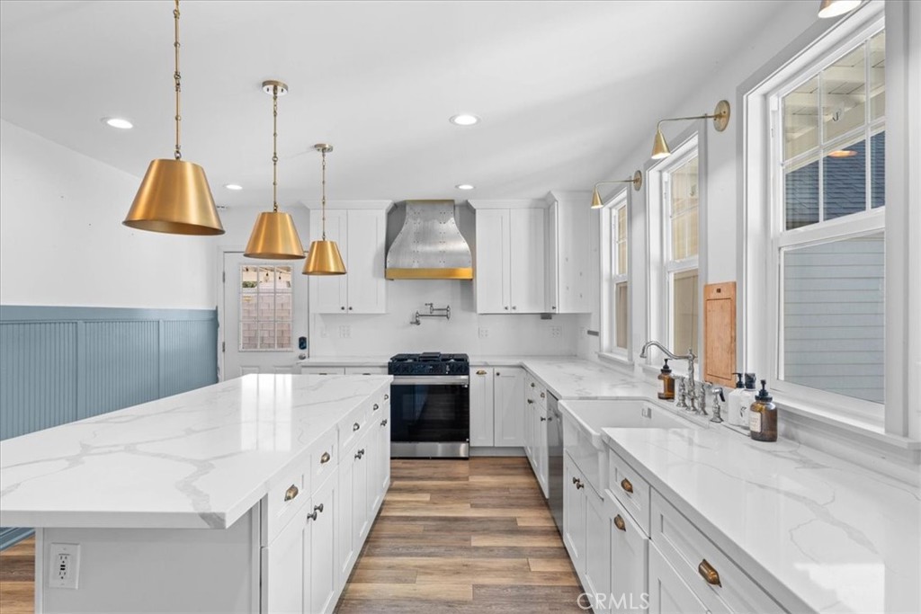 765 W 22nd Street