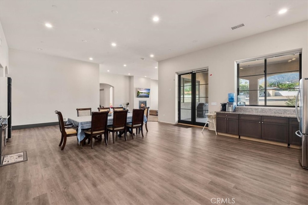 255 W 21st Street