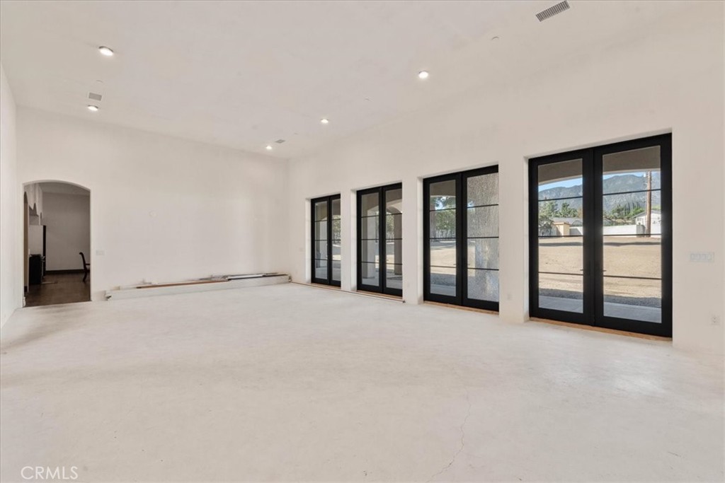 255 W 21st Street