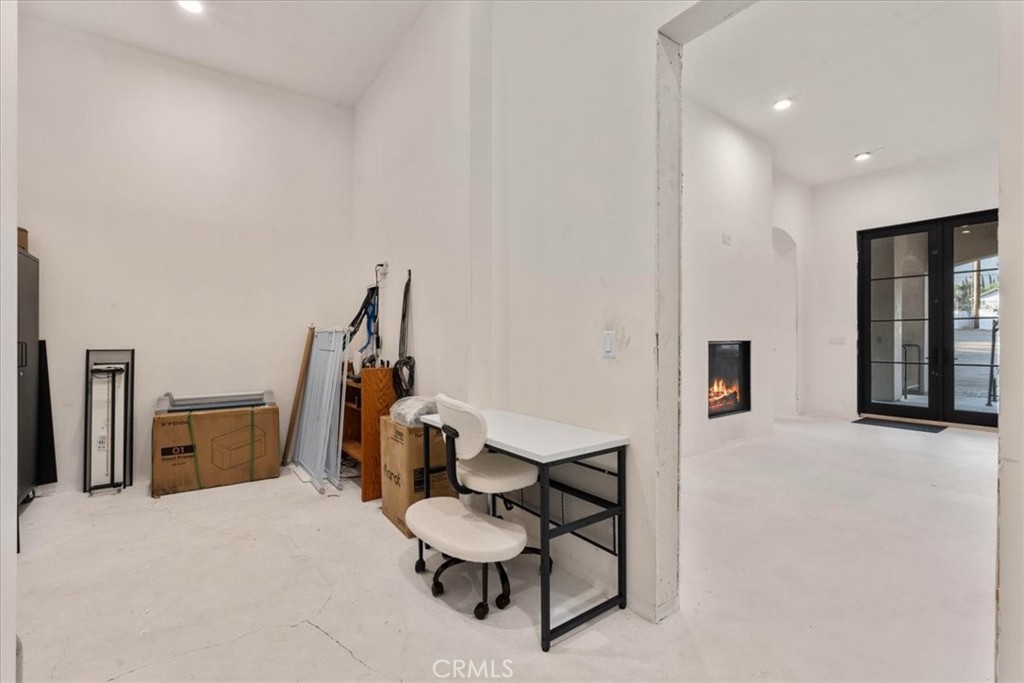 255 W 21st Street