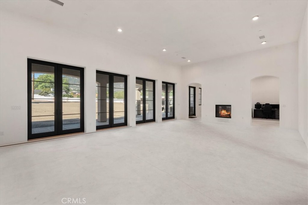255 W 21st Street