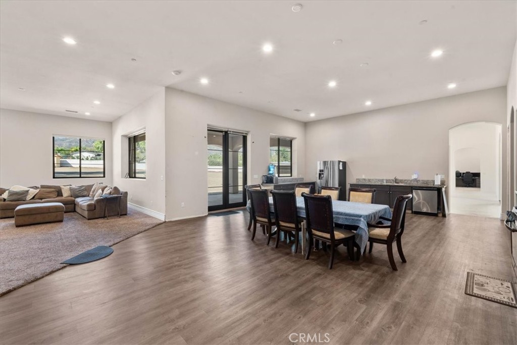 255 W 21st Street
