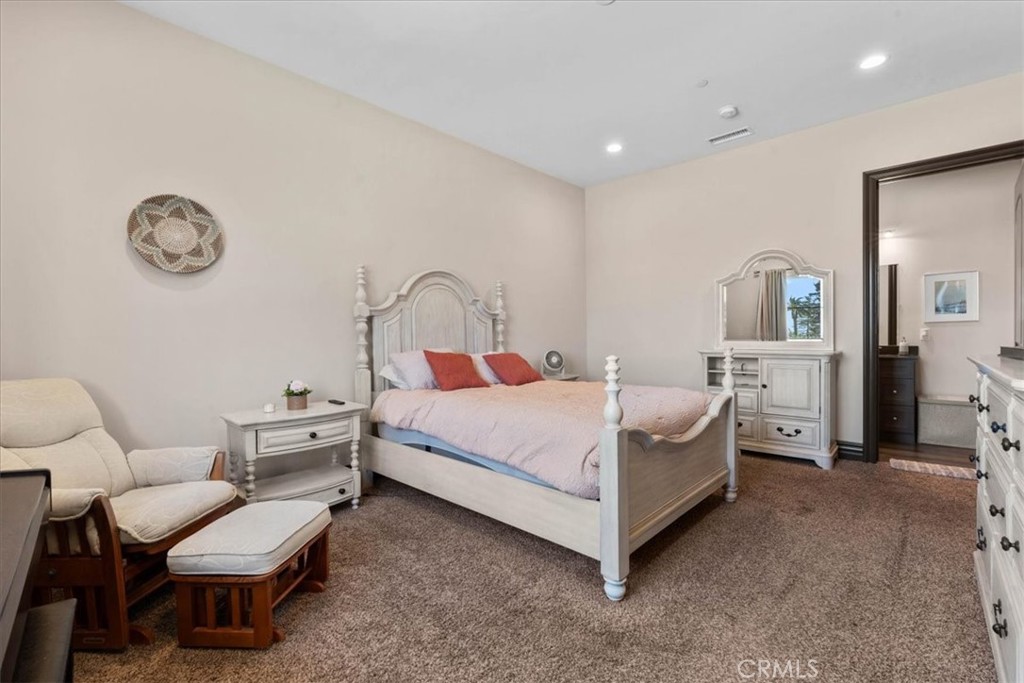 255 W 21st Street
