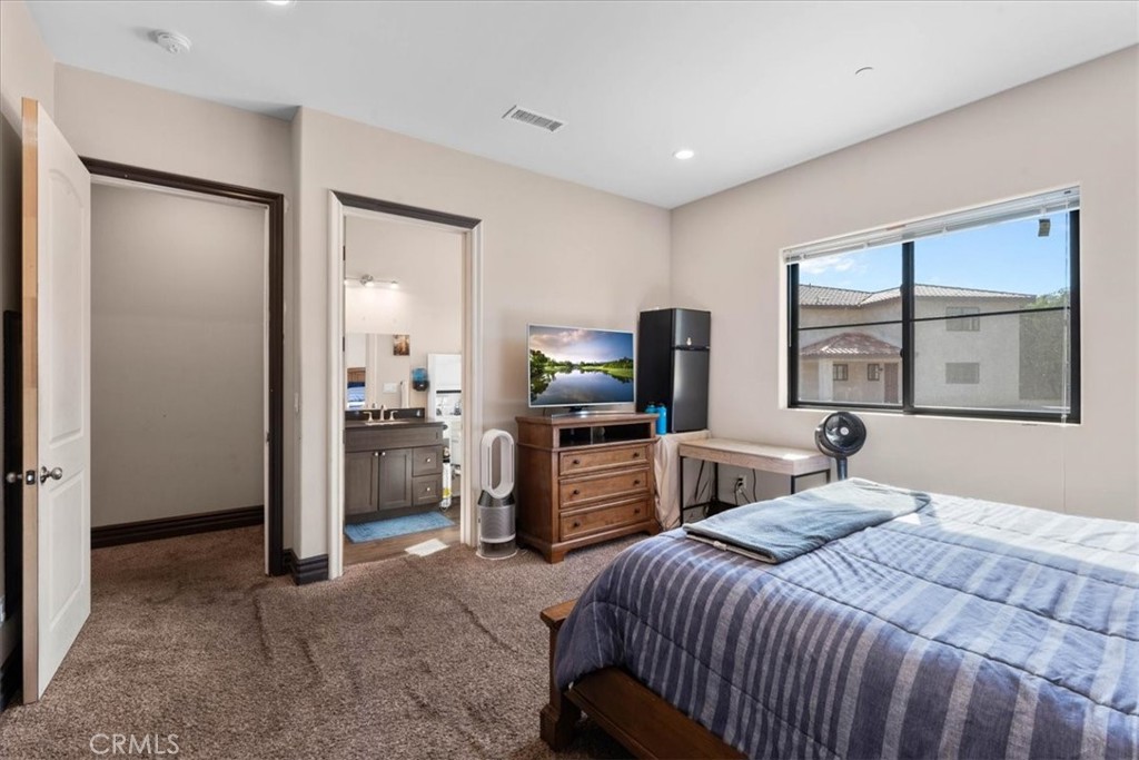 255 W 21st Street